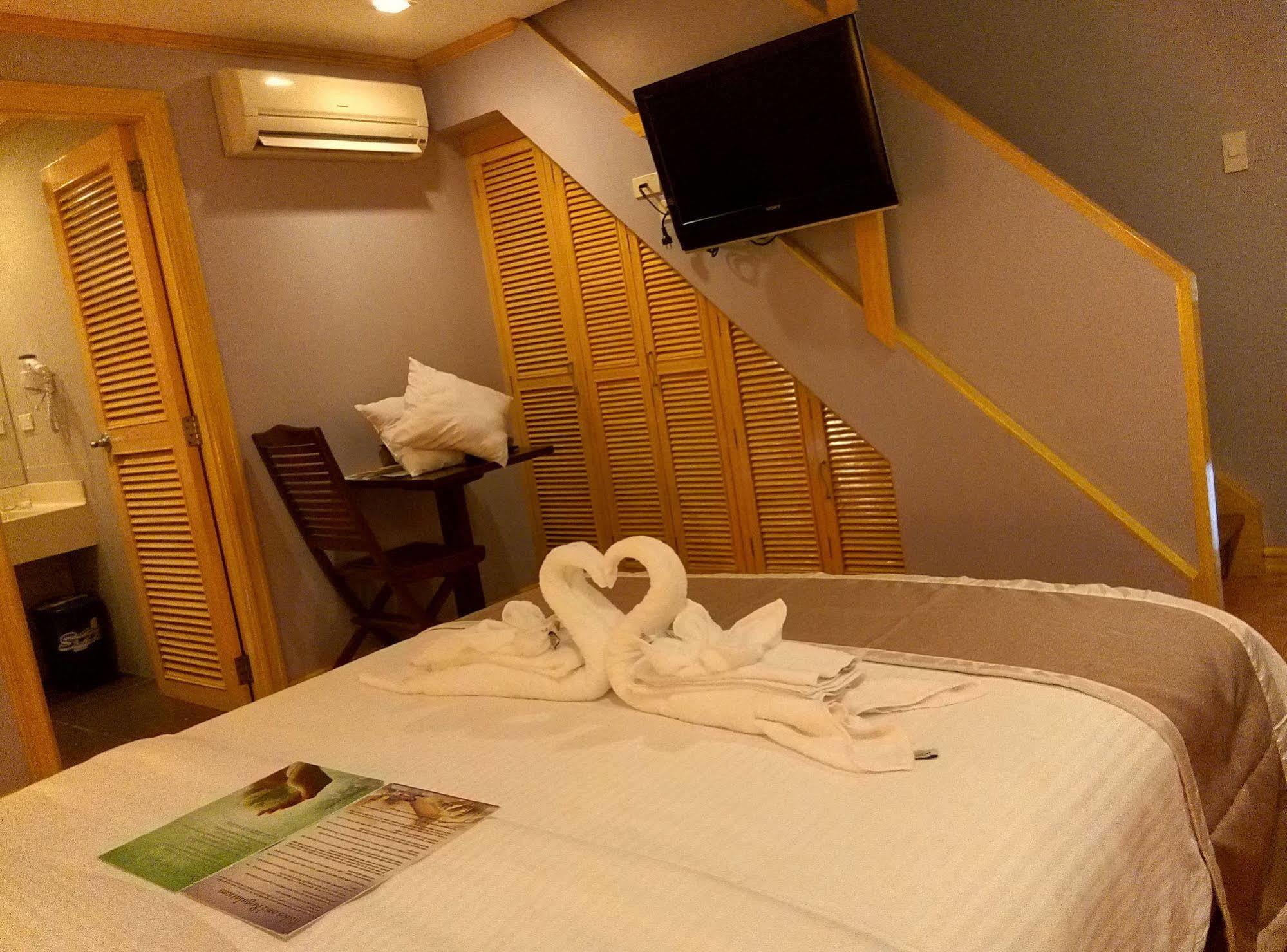 Shore Time Hotel Boracay Balabag  Buitenkant foto