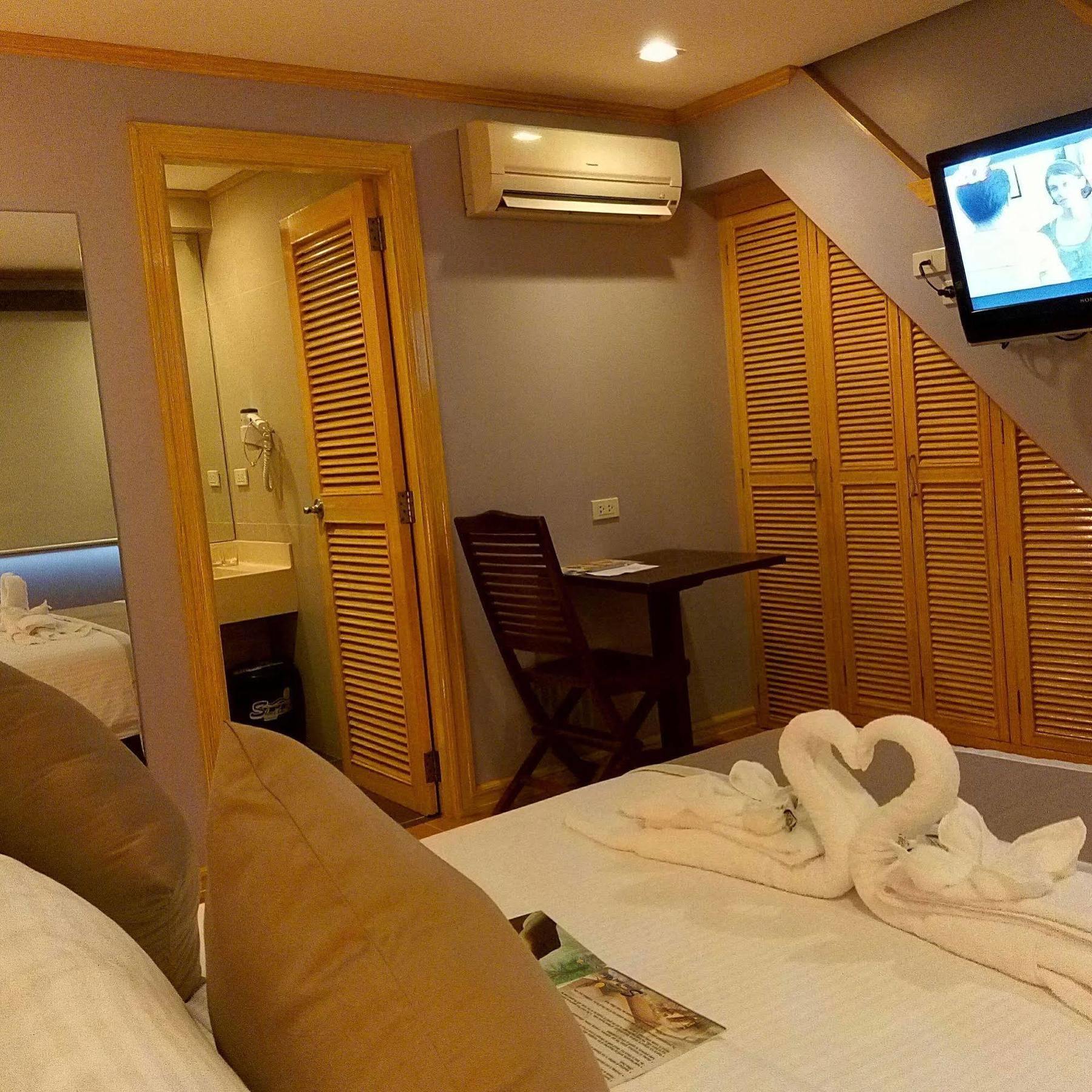 Shore Time Hotel Boracay Balabag  Buitenkant foto