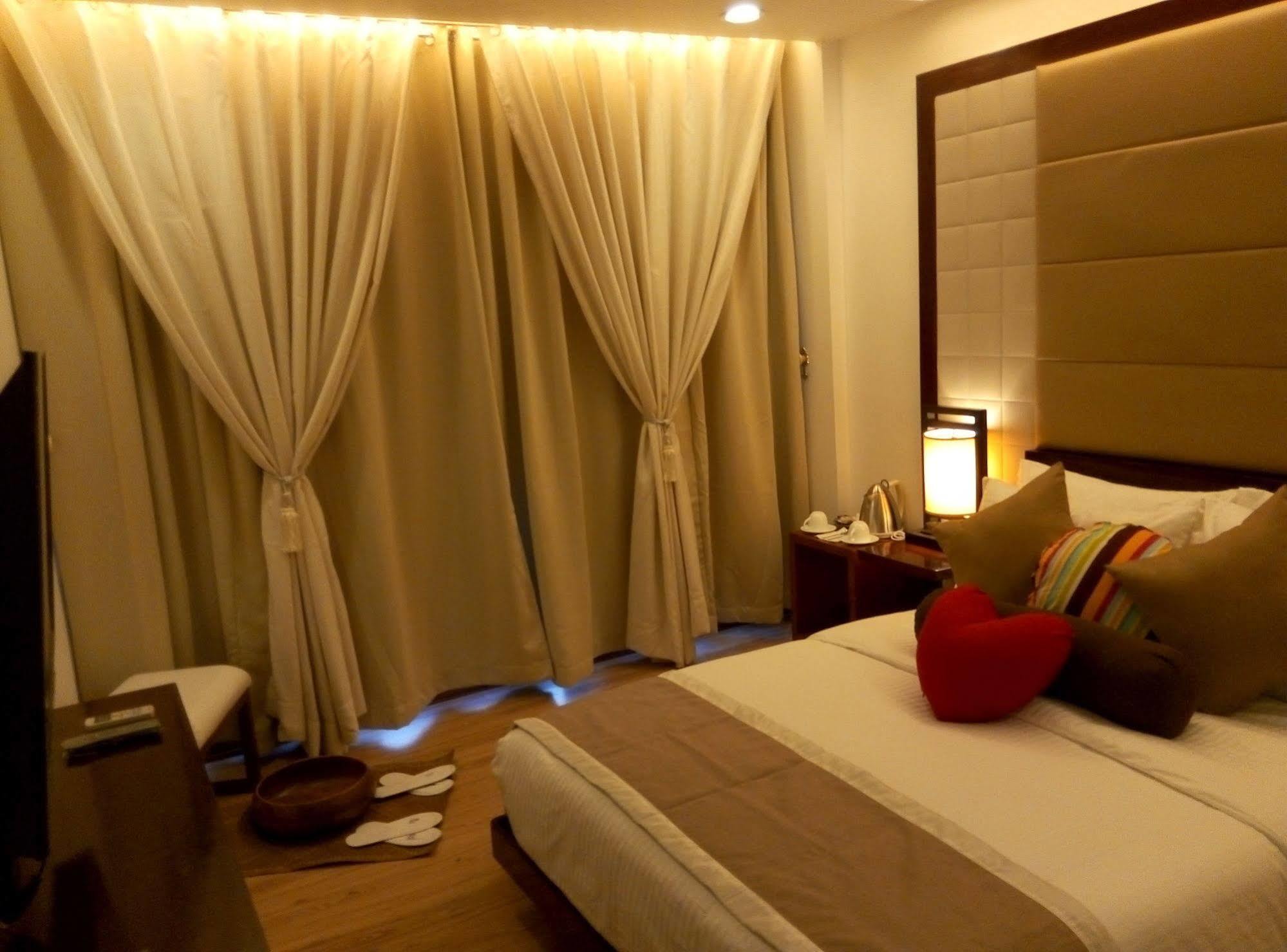 Shore Time Hotel Boracay Balabag  Buitenkant foto